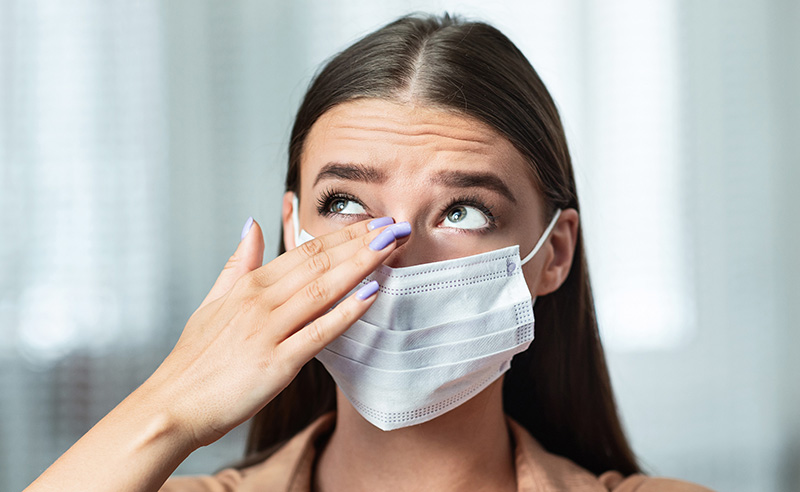 MANIFESTACIONES OCULARES PRESENTES EN PACIENTES CON COVID-19